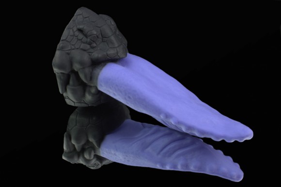 Фаллоимитатор фиолетовый "Язык дракона" 20,5 см zoo23